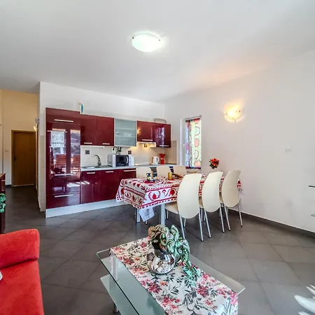 Moenia Apartament *