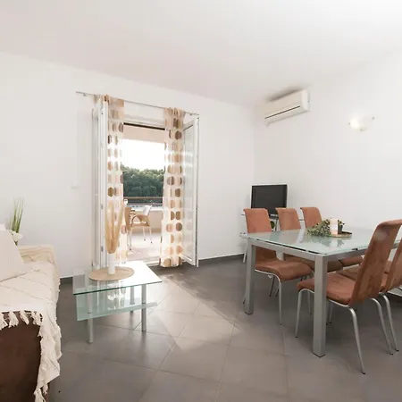 Moenia Apartment *