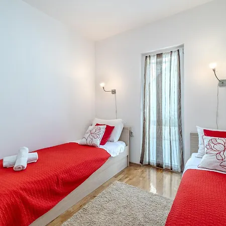 Moenia Apartment *