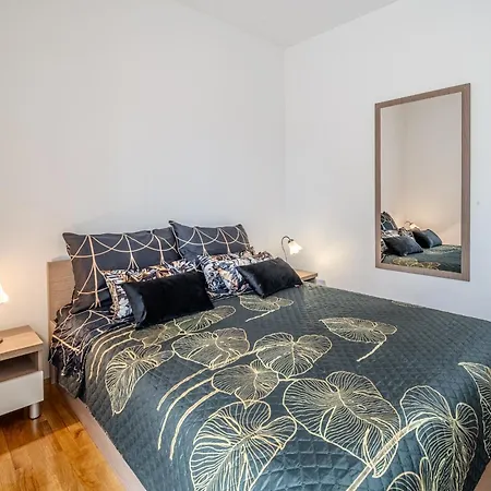 Moenia Apartment *