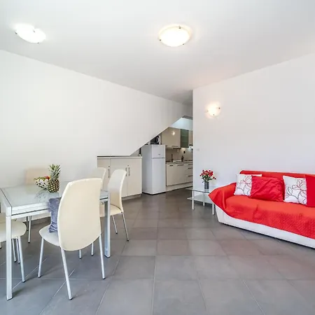 Moenia Apartment Milna (Brac)