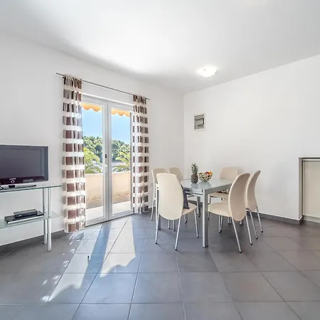 Moenia Apartment *